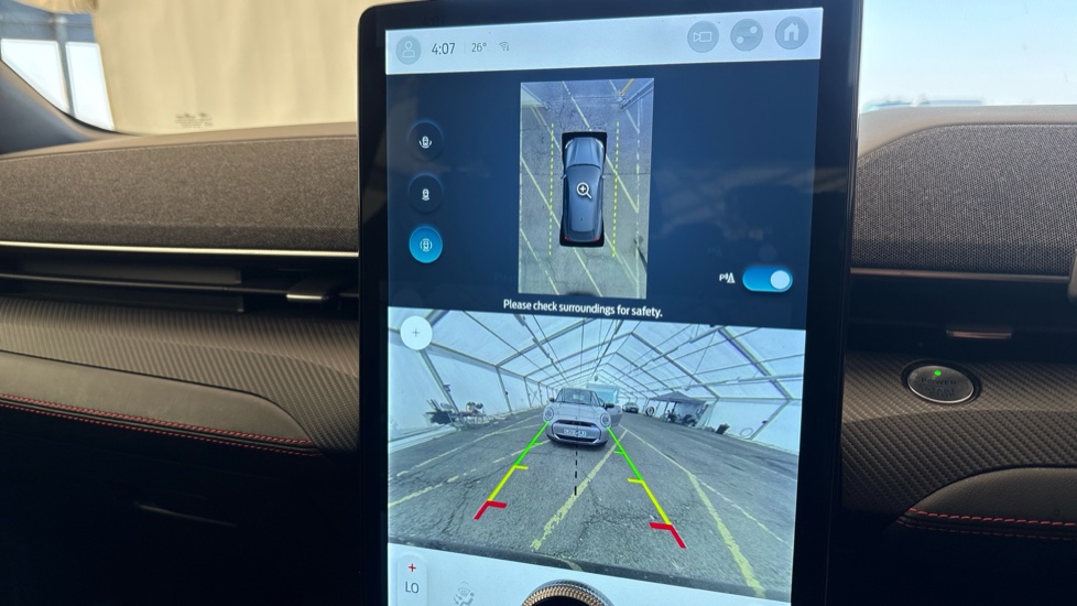 FORD MUSTANG MACH-E Reverse camera