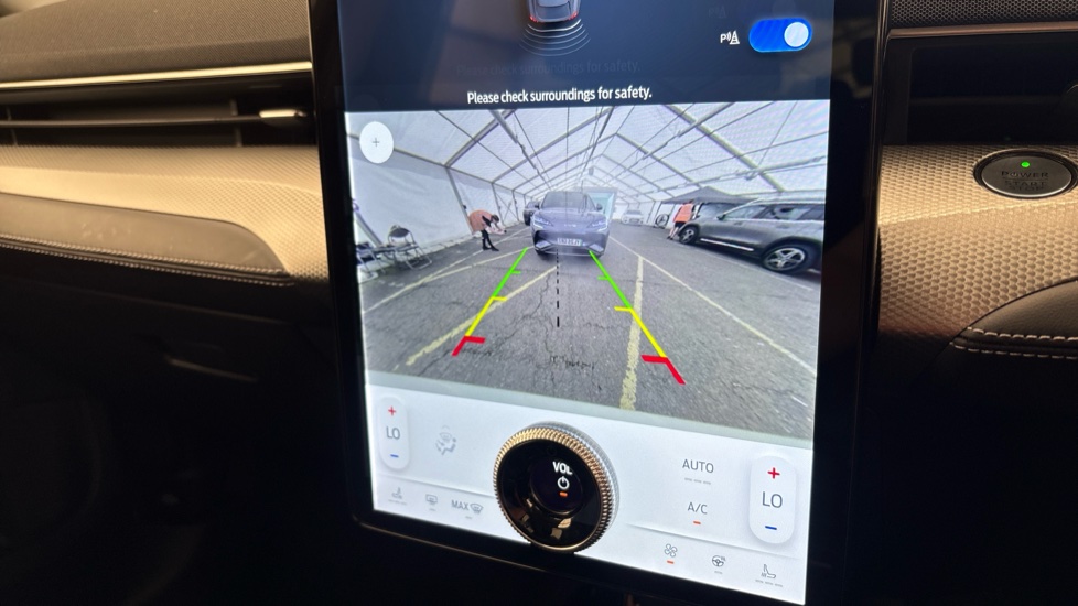 FORD MUSTANG MACH-E reverse camera