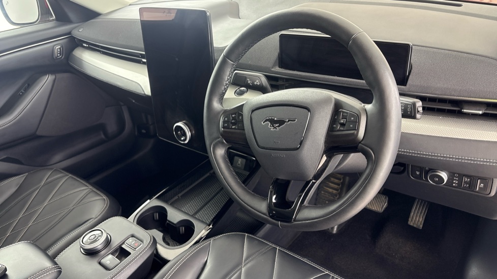 FORD MUSTANG MACH-E ESTATE 198kW Standard Range 68kWh RWD 5dr Auto