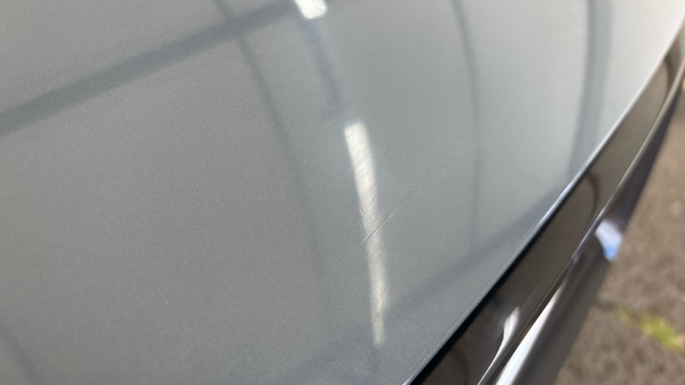 VOLVO XC90 scratch