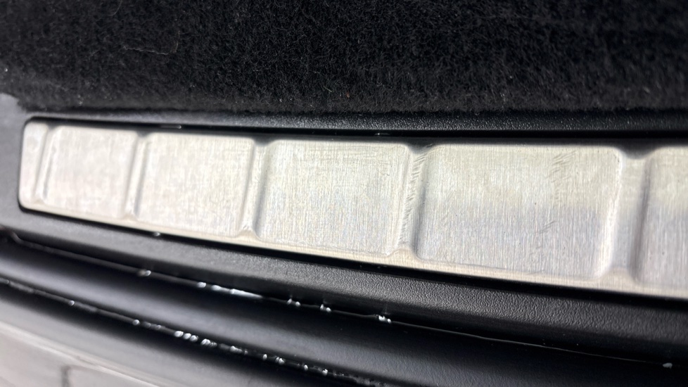 VOLVO XC60 scratches
