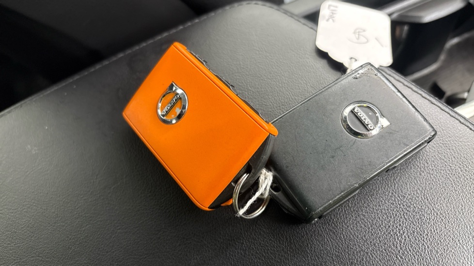 VOLVO XC60 two keys