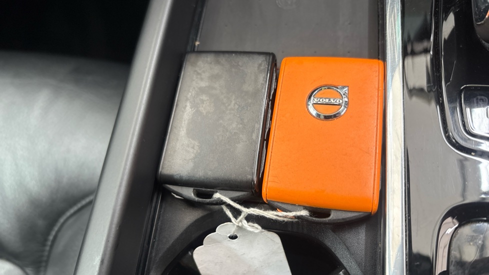 VOLVO XC60 two keys