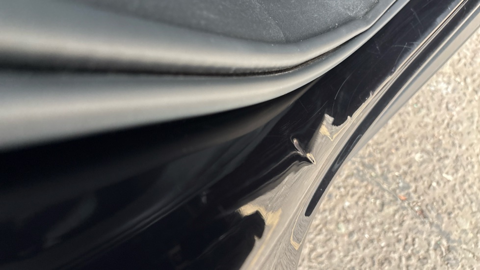 VOLVO XC40 scratch and dent