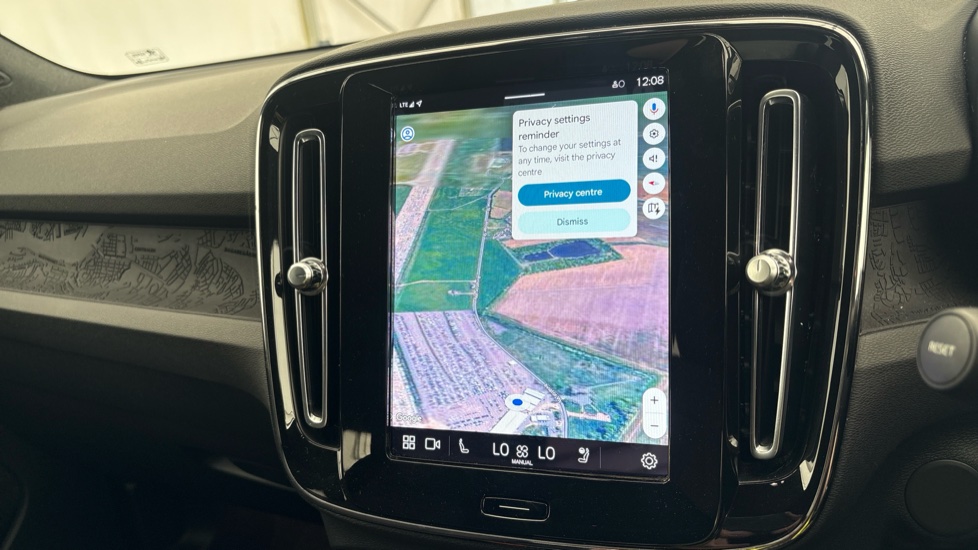 VOLVO XC40 Image 12