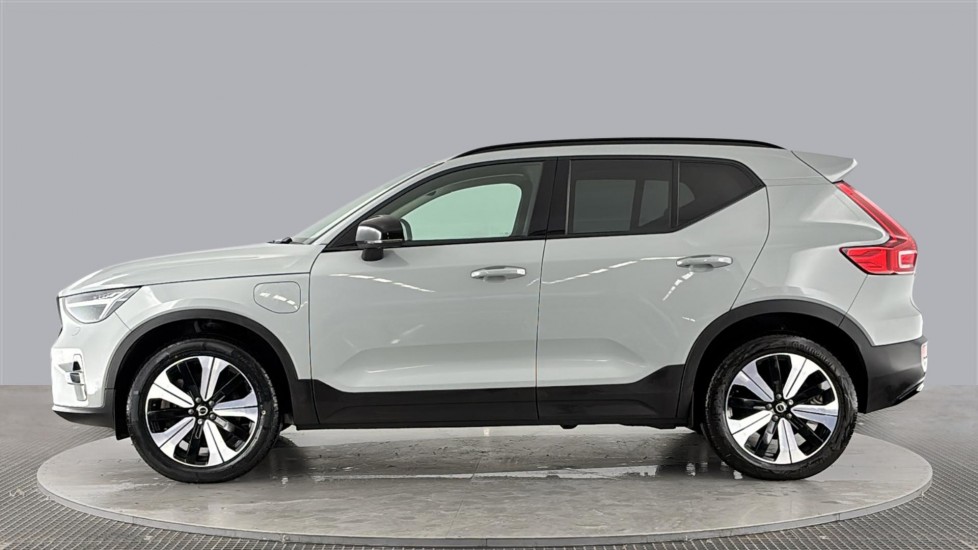 VOLVO XC40 Image 2