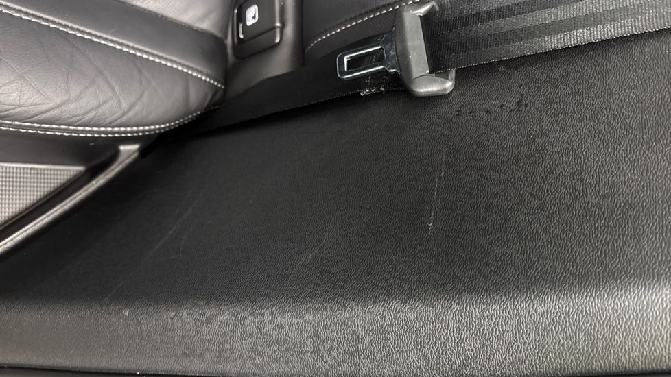 VOLVO XC40 ESTATE 1.5 T5 Recharge PHEV Ultimate Dark 5dr Auto
