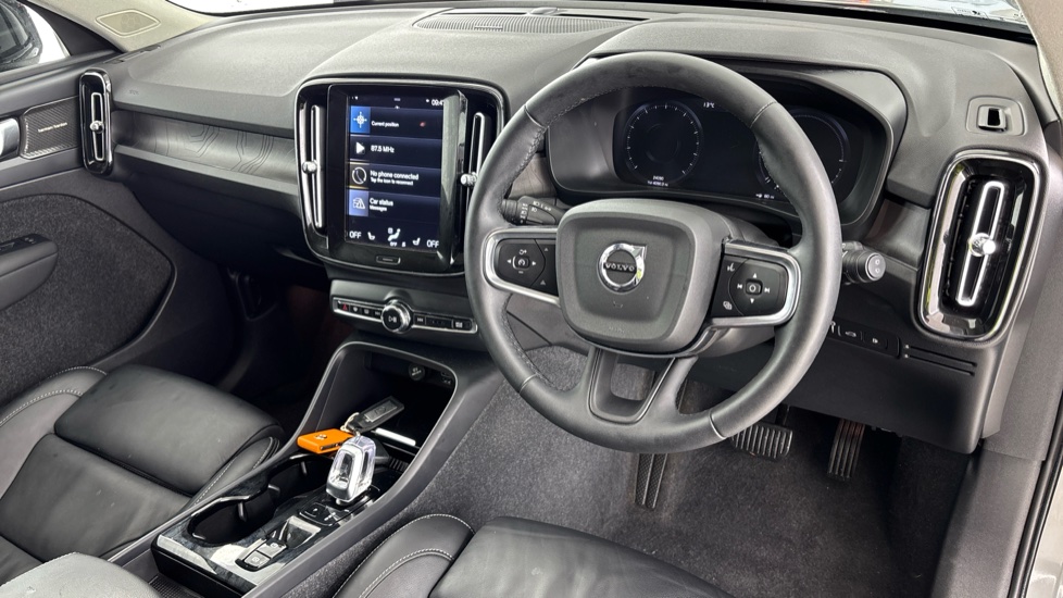 VOLVO XC40 ESTATE 1.5 T5 Recharge PHEV Ultimate Dark 5dr Auto