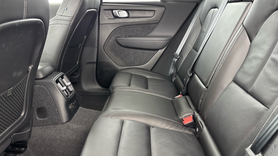 VOLVO XC40 ESTATE 1.5 T5 Recharge PHEV Ultimate Dark 5dr Auto