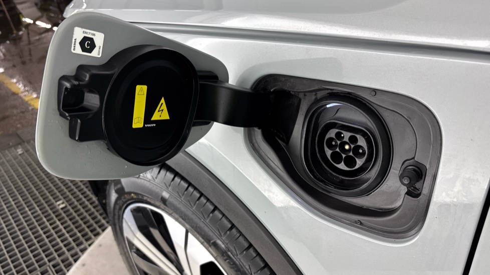 VOLVO XC40 ESTATE 1.5 T5 Recharge PHEV Ultimate Dark 5dr Auto