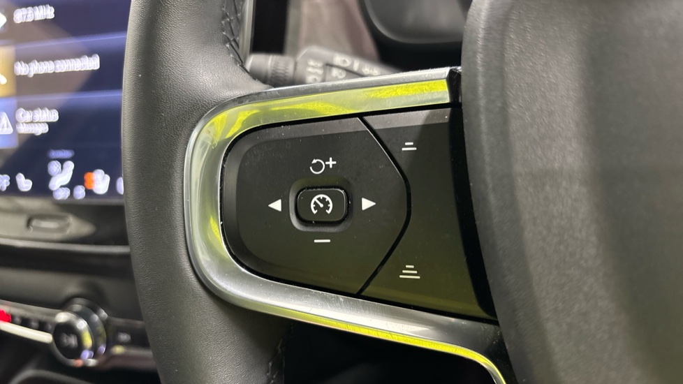 VOLVO XC40 ESTATE 1.5 T5 Recharge PHEV Ultimate Dark 5dr Auto