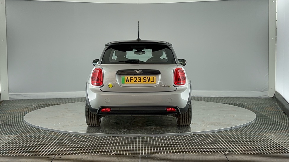 MINI HATCHBACK Image 4