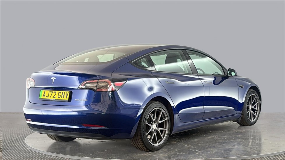 TESLA MODEL 3 Image 5
