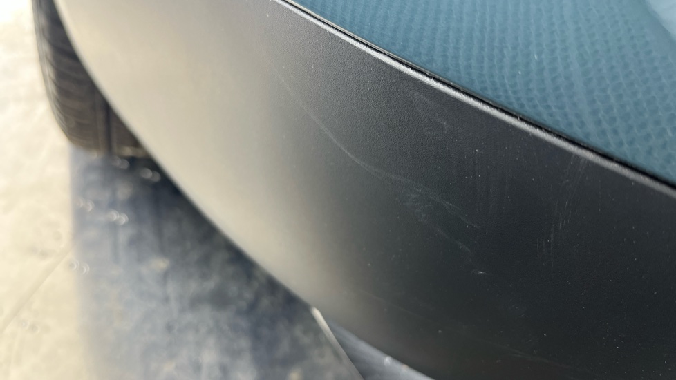 LAND ROVER RANGE ROVER SPORT Scratches