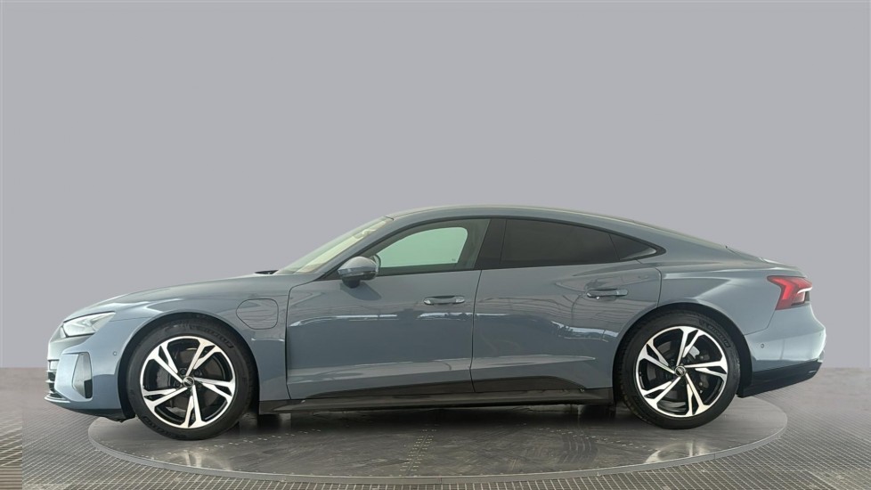 AUDI E-TRON GT Image 2
