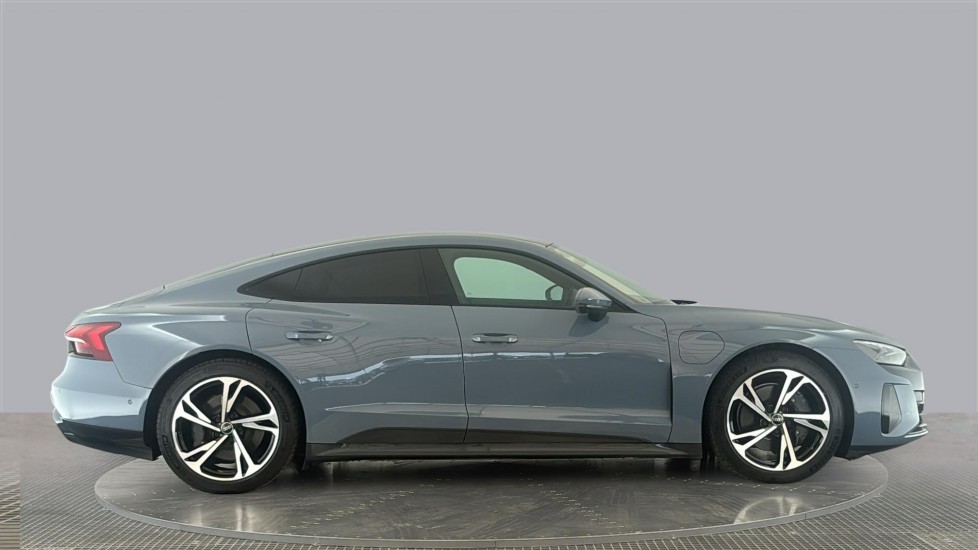 AUDI E-TRON GT Image 6