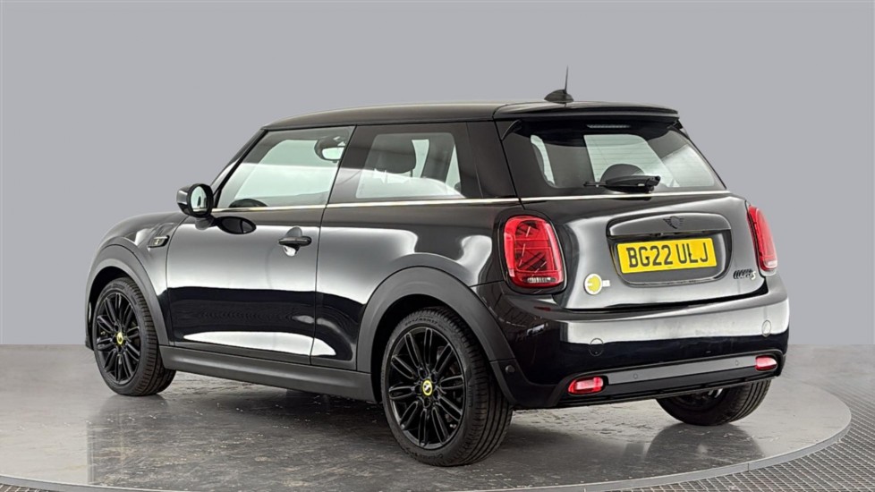 MINI HATCHBACK Image 3