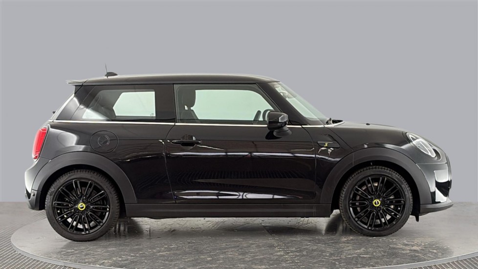 MINI HATCHBACK Image 6