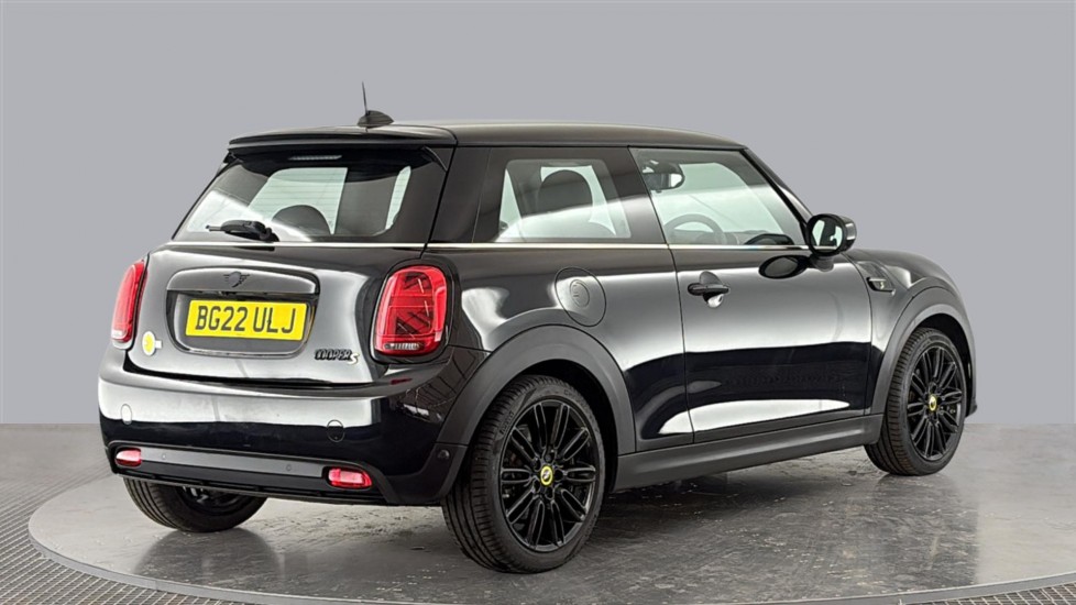 MINI HATCHBACK Image 5
