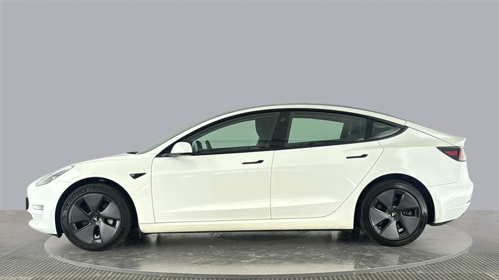 TESLA MODEL 3 Image 2