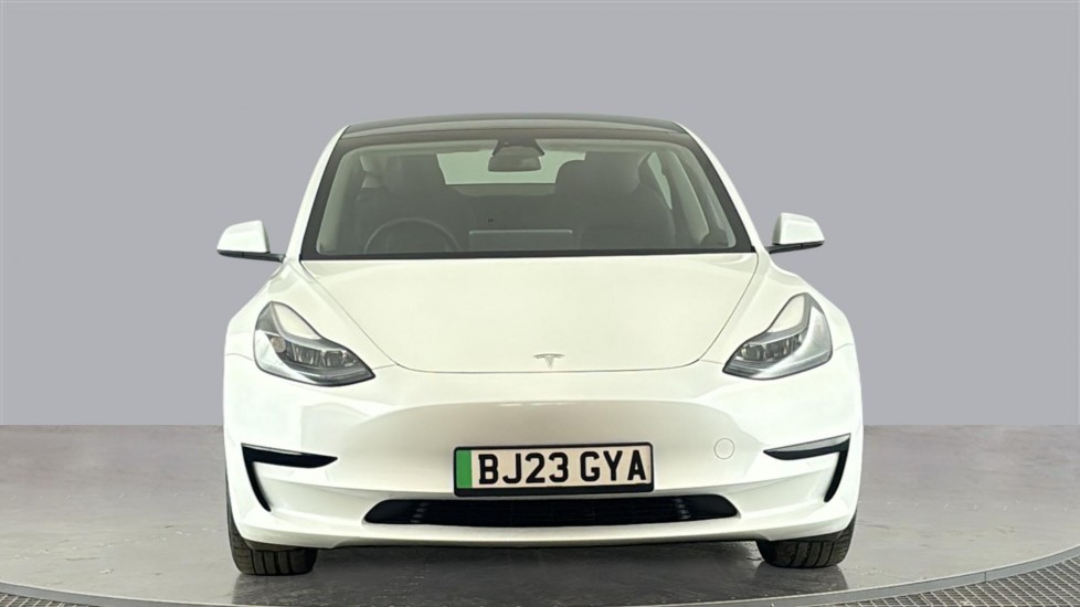 TESLA MODEL 3 Image 8