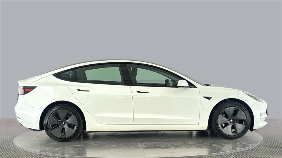 TESLA MODEL 3 Image 6