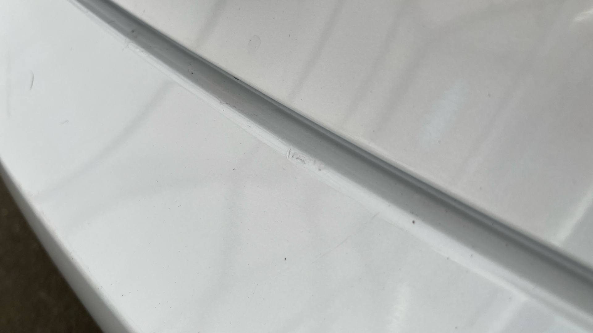 Scratches and mark, Chips and scratches