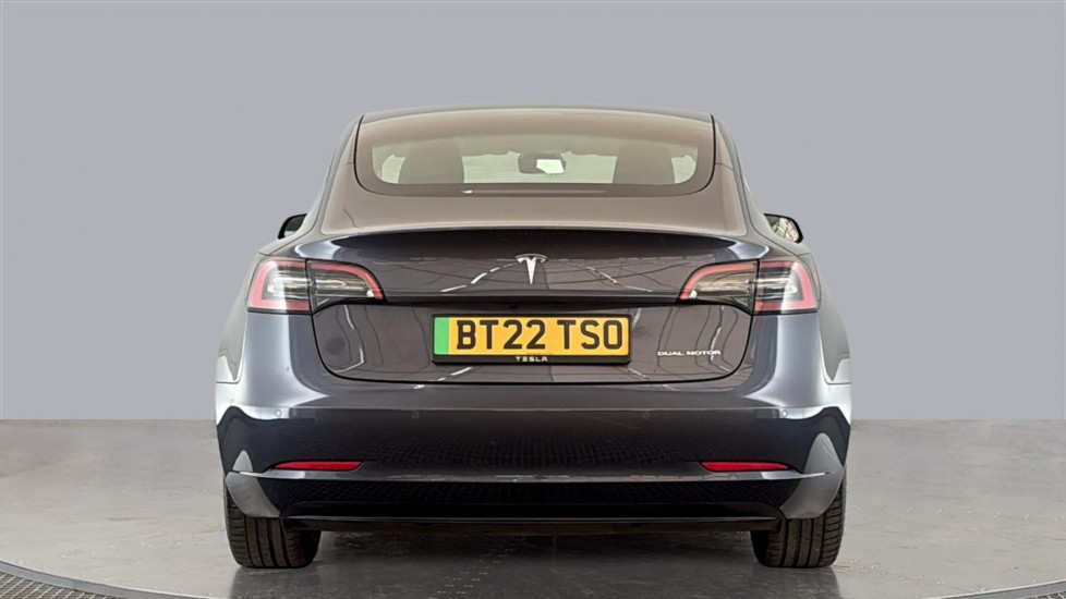 TESLA MODEL 3 Image 4