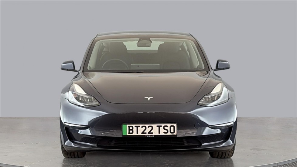 TESLA MODEL 3 Image 8