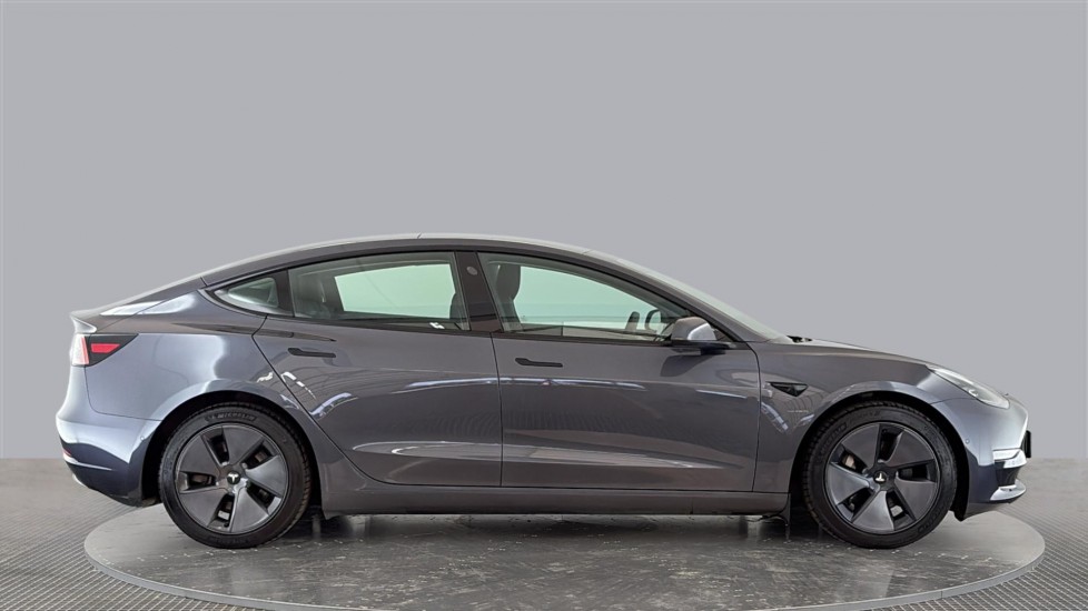 TESLA MODEL 3 Image 6
