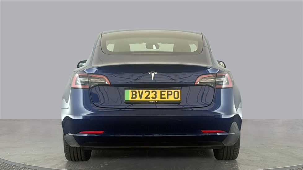 TESLA MODEL 3 Image 4