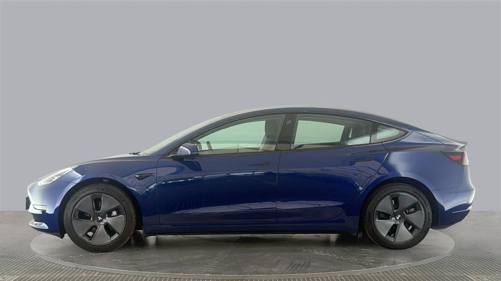 TESLA MODEL 3 Image 2
