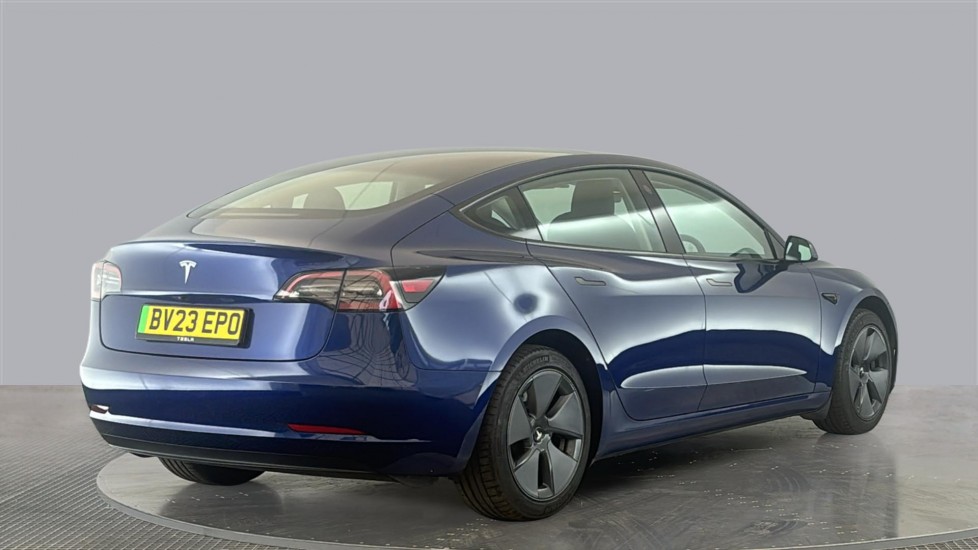 TESLA MODEL 3 Image 5