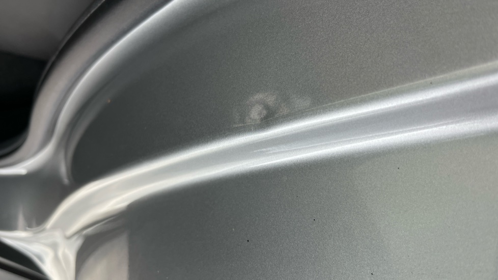 MG ZS Dent