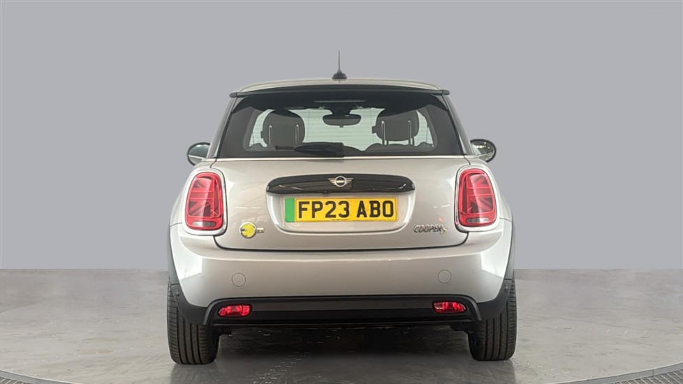 MINI HATCHBACK Image 4
