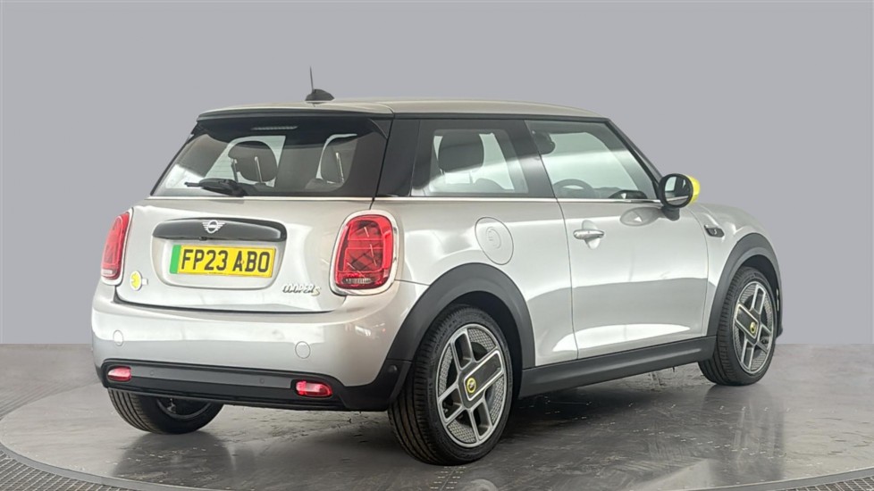 MINI HATCHBACK Image 5