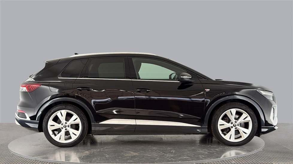 AUDI Q4 Image 6