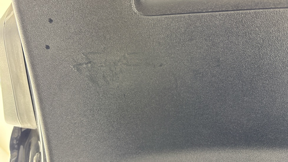 AUDI Q4 scuff