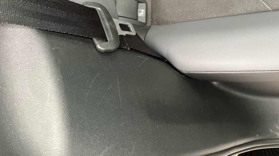VOLKSWAGEN ID.4 Scratches