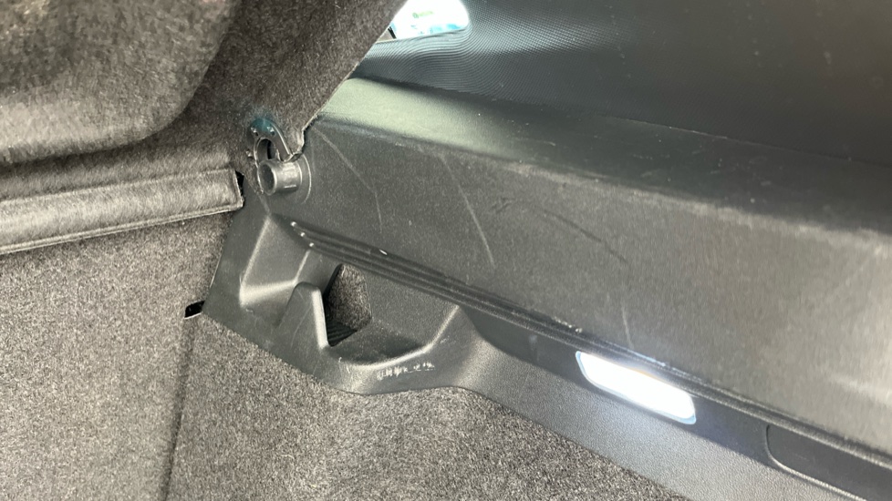 VOLKSWAGEN ID.4 Scuff