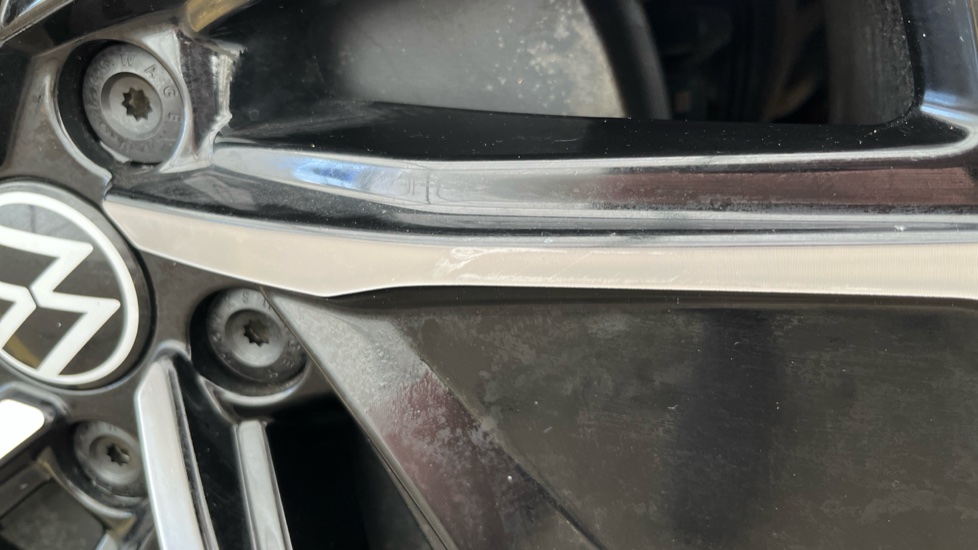 VOLKSWAGEN ID.4 Scuff