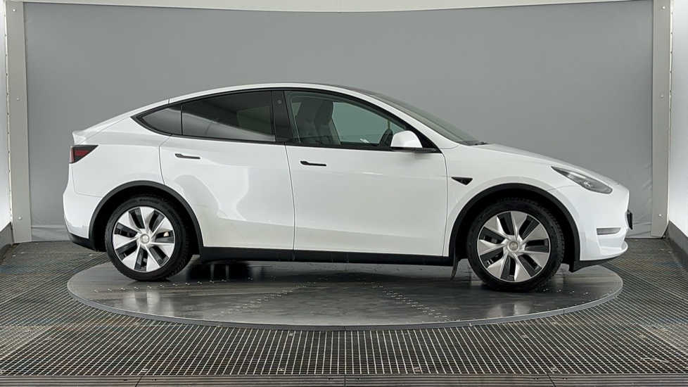 TESLA MODEL Y Image 5