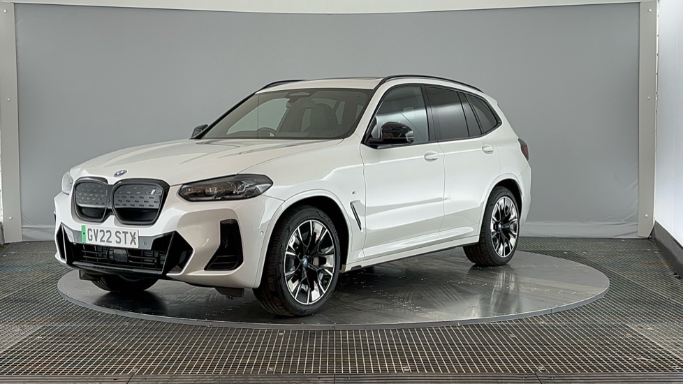 BMW iX3 Image 8