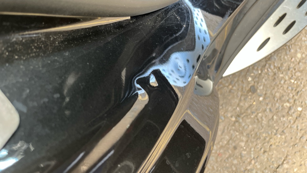 MERCEDES EQC Dents