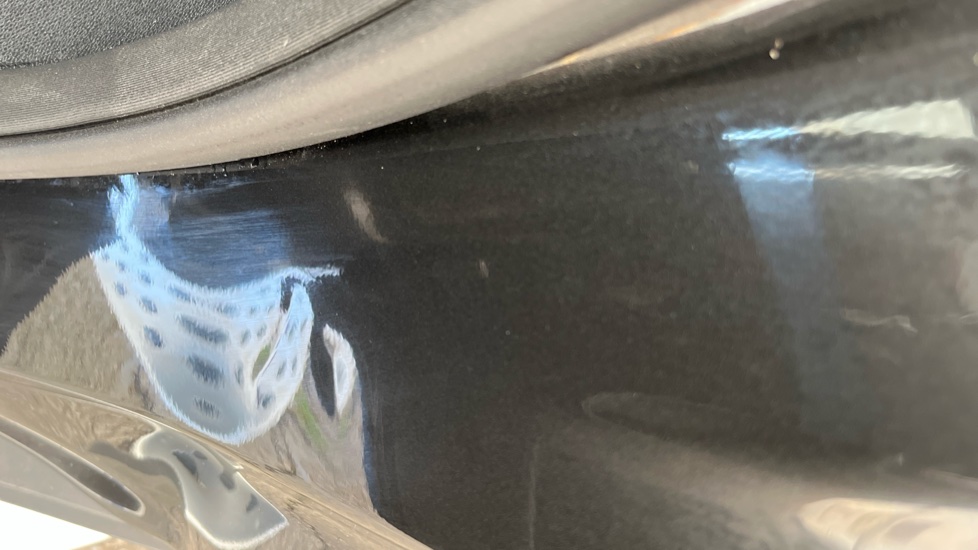 MERCEDES EQC Dents