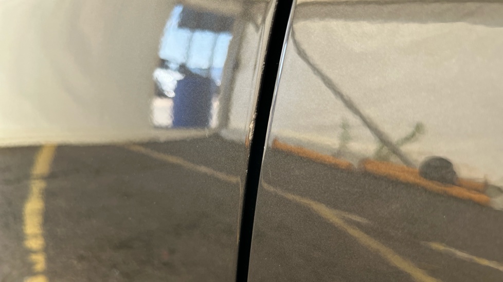 MERCEDES EQC Chips