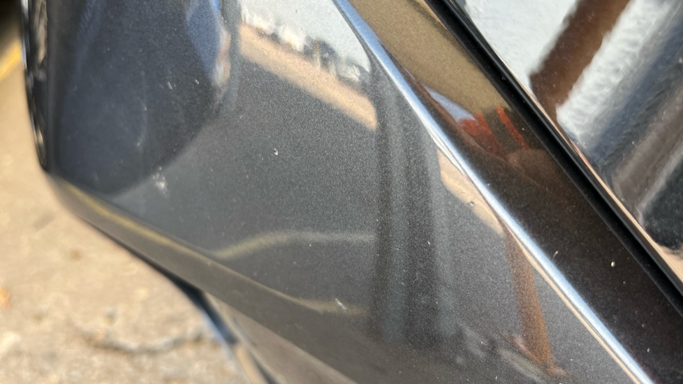 MERCEDES EQC Multiple chips