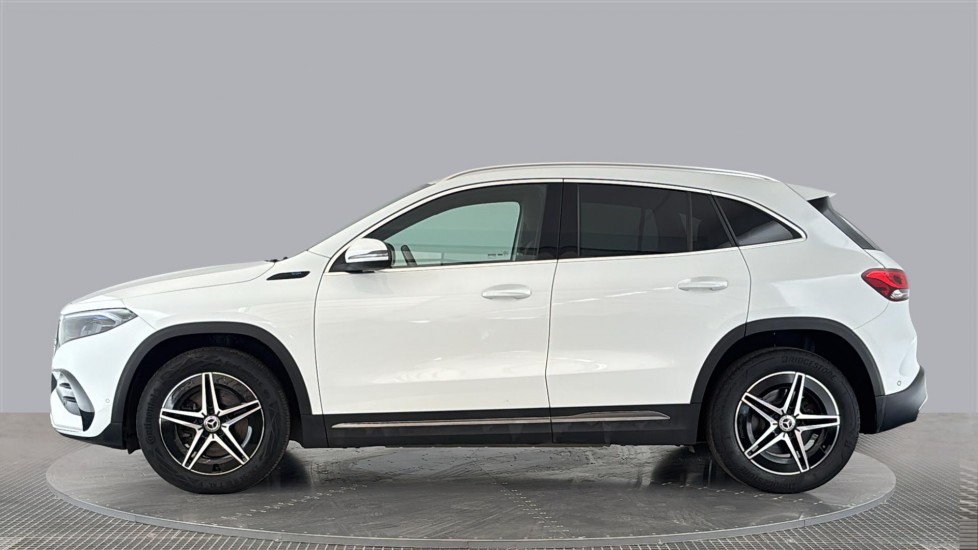 MERCEDES EQA Image 2