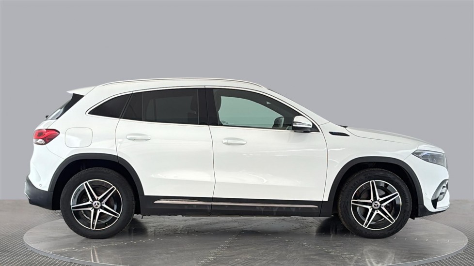 MERCEDES EQA Image 6