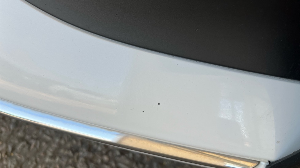 MERCEDES EQA Multiple chips